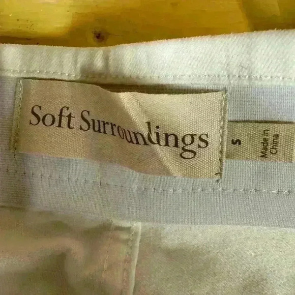 SOFT SURROUNDINGS WHITE STRAIGHT LEG PULL ON JEAN SIZE SMALL INSEAM 30” - Picture 9 of 11